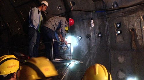 膠粘模擴(kuò)底錨栓