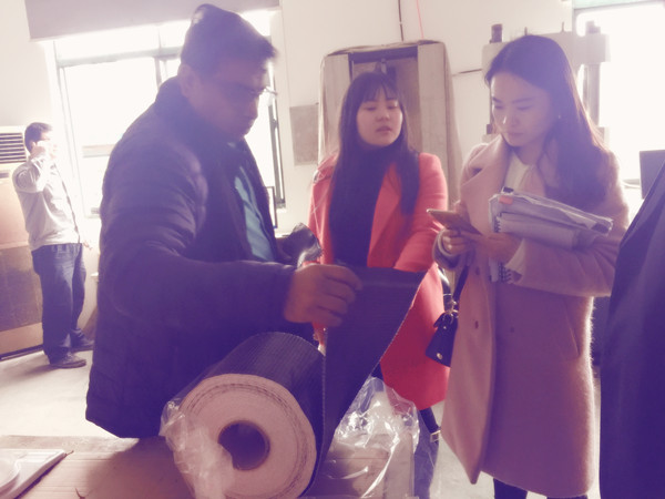 仔細(xì)研究碳纖維布的材質(zhì)