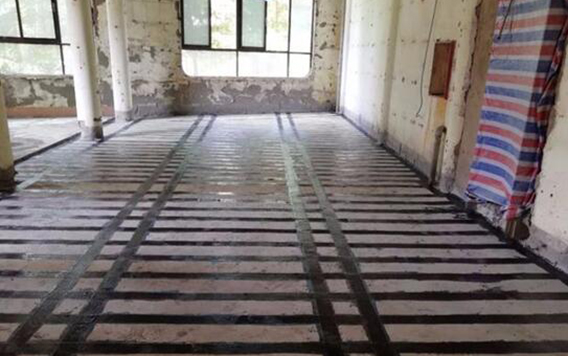 工業(yè)廠房混凝土結(jié)構(gòu)產(chǎn)生裂縫的原因及加固方法