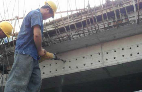 曼卡特植筋膠加固橋梁，保安全50年以上！