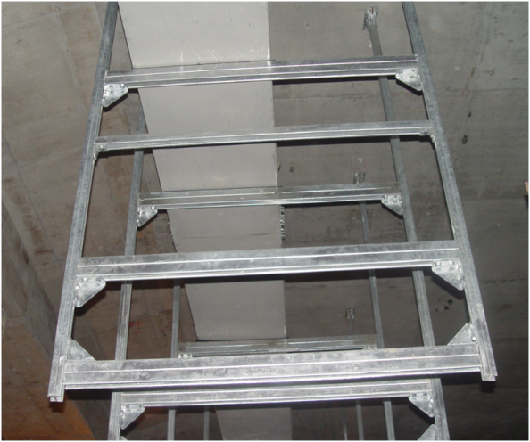 曼卡特抗震支架固定在主體結構上，更安全！