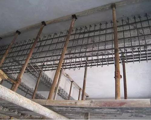 增大截面加固與粘鋼加固，關(guān)鍵差異解析